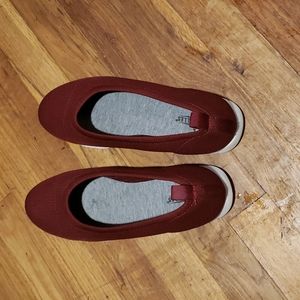💖 3/$33 Burgundy Flats - Size 10